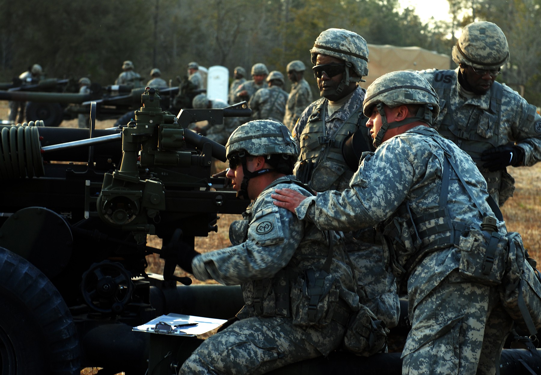 New York National Guard Artilleryman Fire New Guns At Camp Blanding ...