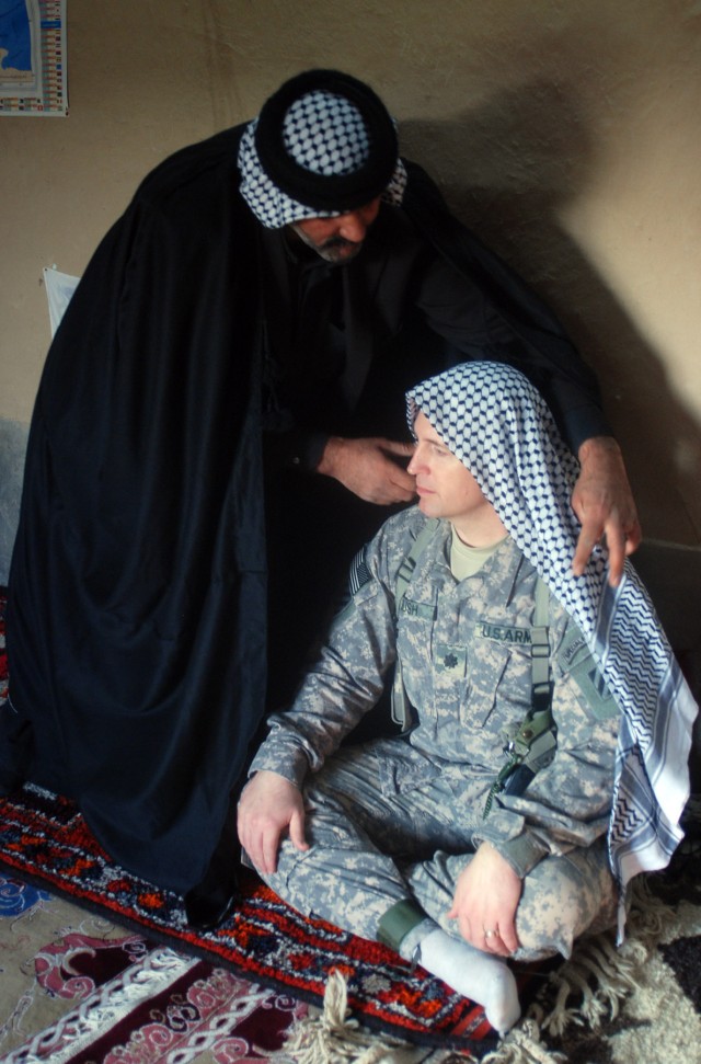 Soldier receives tribal honor for service in Iraq
