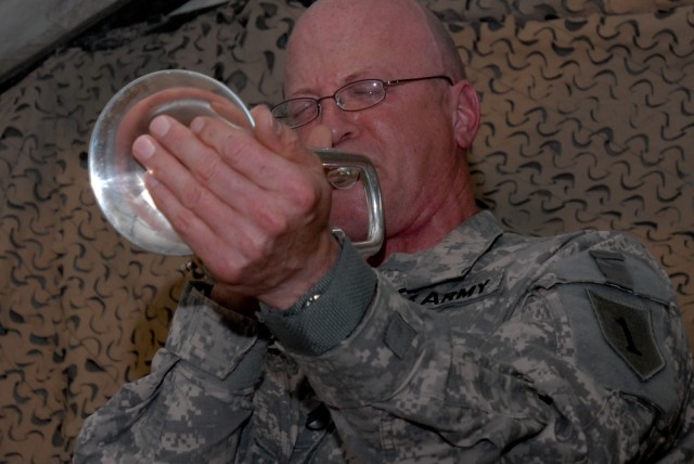 Soldiers jazz-up International Women's Day