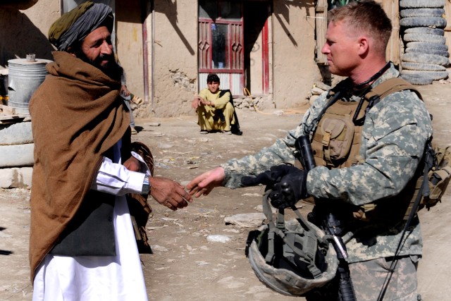 Success in Afghanistan achievable, Petraeus says