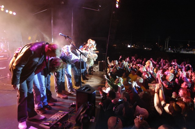Lt. Dan rocks out NTC