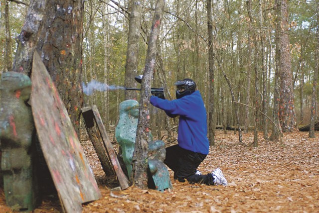 Soldiers place sights on paintball