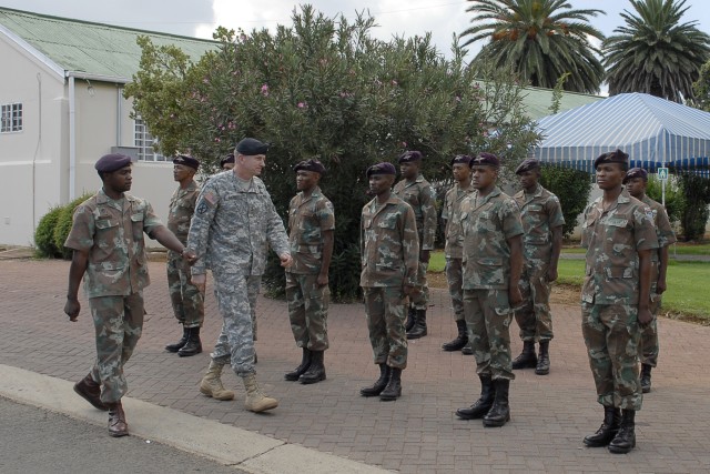 U.S. Army Africa commander meets South African military leaders