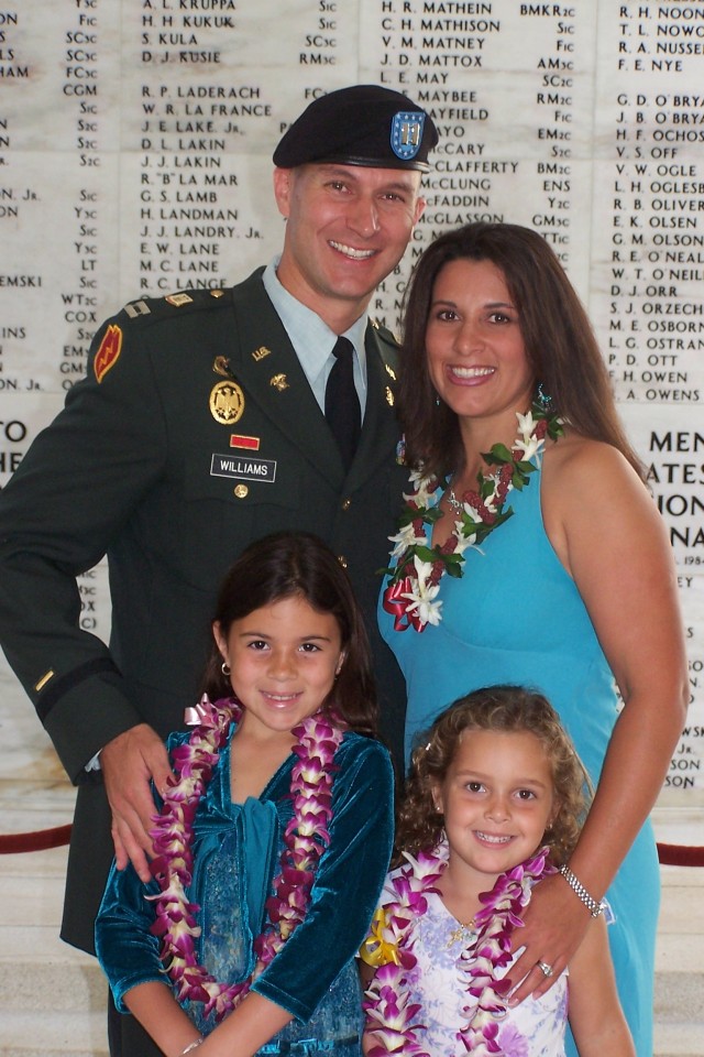 Hawaii Soldier Wins MacArthur Leadership Award