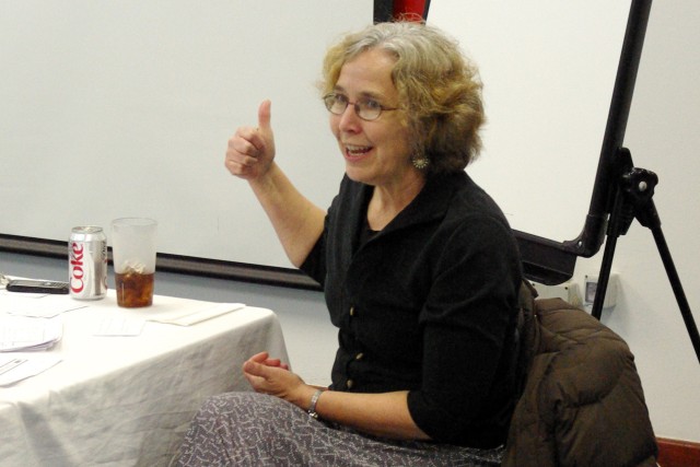 Lecture series teaches U.S. KFOR Soldiers about women&#039;s health issues