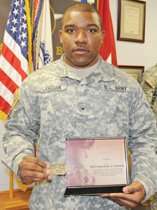 Fort Rucker Soldier&#039;s selfless actions earn him Army Safety Guardian Award