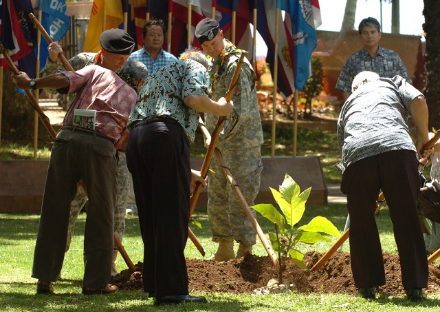 Army signs covenant with native Hawaiians