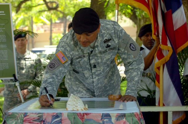 Army signs cCovenant with native Hawaiians