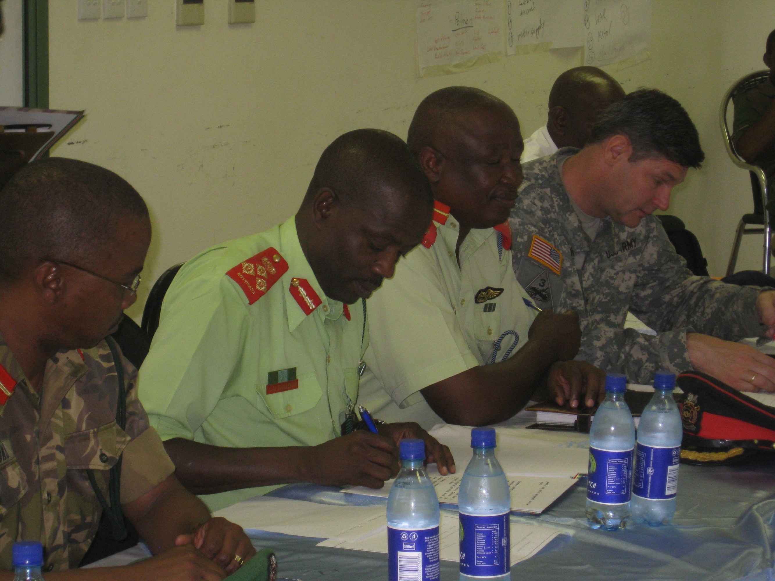 Soldiers and civilians complete disaster management in