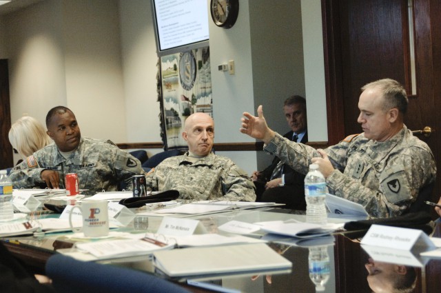 AMC deputy talks to RDECOM leadership