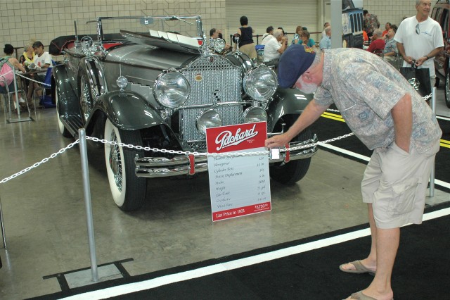 Honolulu Auto show: Cool, classic cars awe spectators