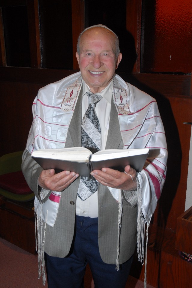 Survivor scheduled to speak at Holocaust commemoration