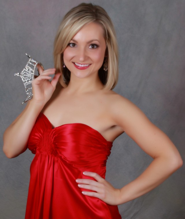 Miss Alabama contestants visit Fort Rucker
