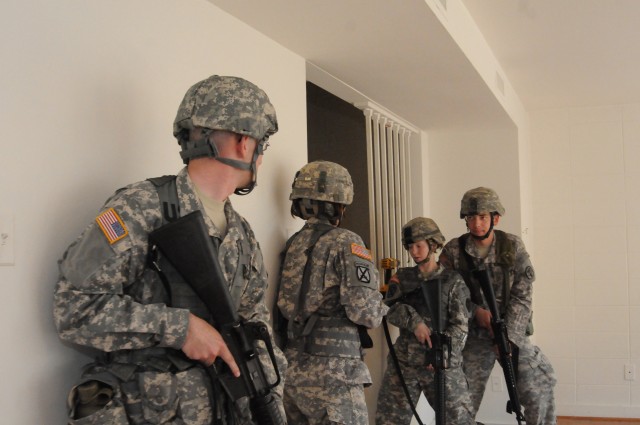 MEDDAC Soldiers train in room-clearing procedures