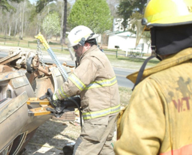 Fort Polk DES hosts annual fire school