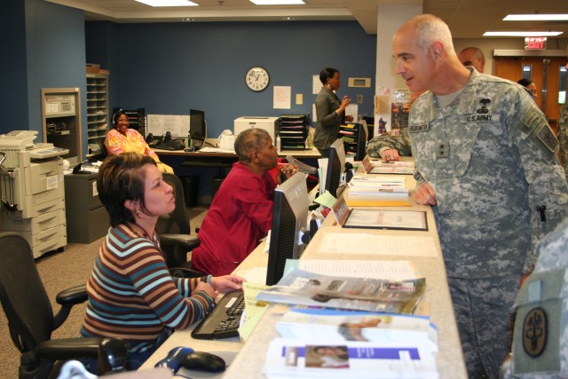 Maj. Gen. David A. Rubenstein visits Fort Campbell