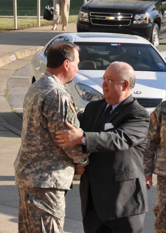 Army&#039;s #2 civilian leader visits Fort McPherson