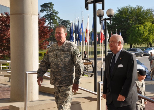 Army&#039;s #2 civilian leader visits Fort McPherson