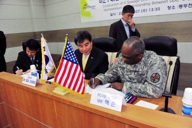 Red Cloud Garrison and Dongducheon City sign memorandum