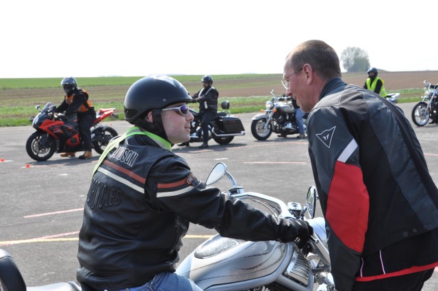 Experts coach USAG Benelux motorcyclists