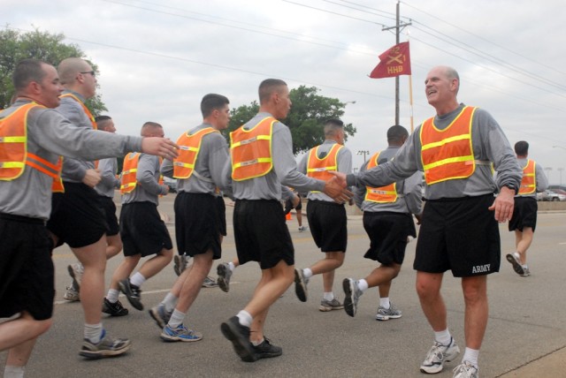 PHOTO: Ironhorse Soldiers participate in brigade run