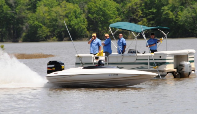 Thunder on Tholocco -- Speed boat racing hits Fort Rucker lake