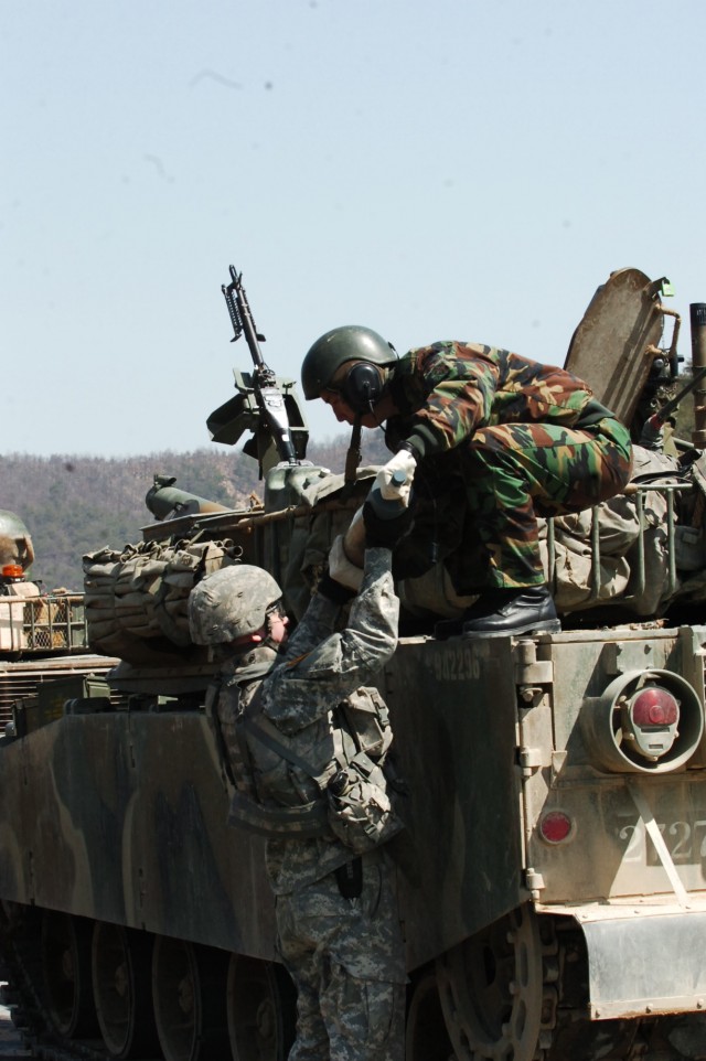 Allies launch &#039;historic&#039; training barrage