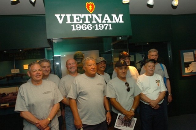 Vietnam veterans visit 25th Inf. Div. Museum