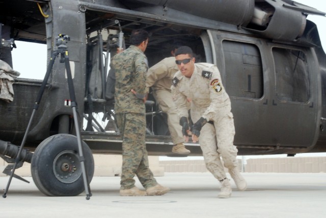 Iraqis train to assault by air