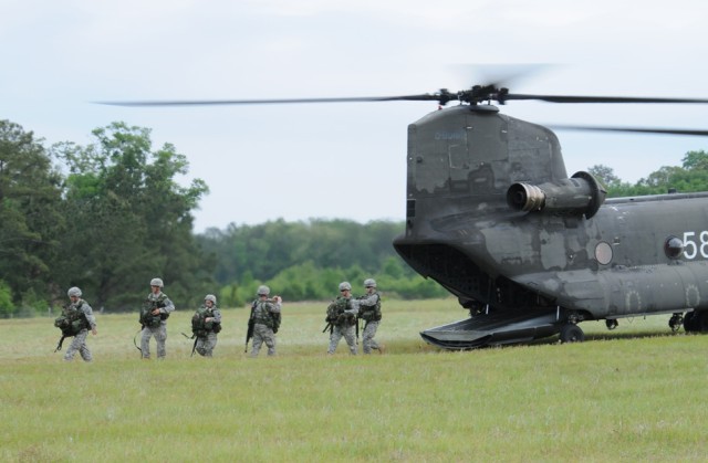 Fort Rucker pilots, warrant officer candidates train together | Article ...