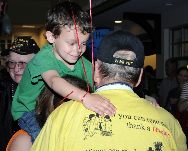 Wiregrass &#039;Greatest Generation&#039; visits World War II memorial