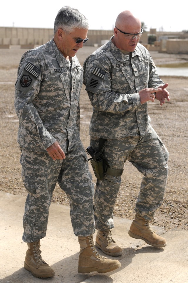 Gen. Casey visits 1-3 AAB