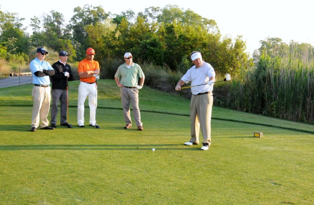 Hunter servicemembers golf with &#039;Legends&#039;