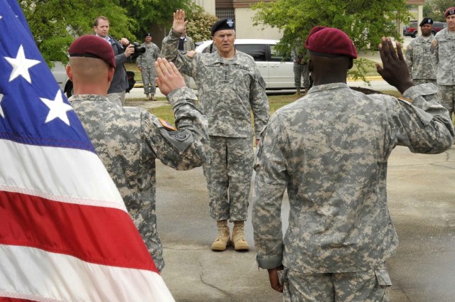 Gen. Casey visits Fort Bragg, meets with paratroopers