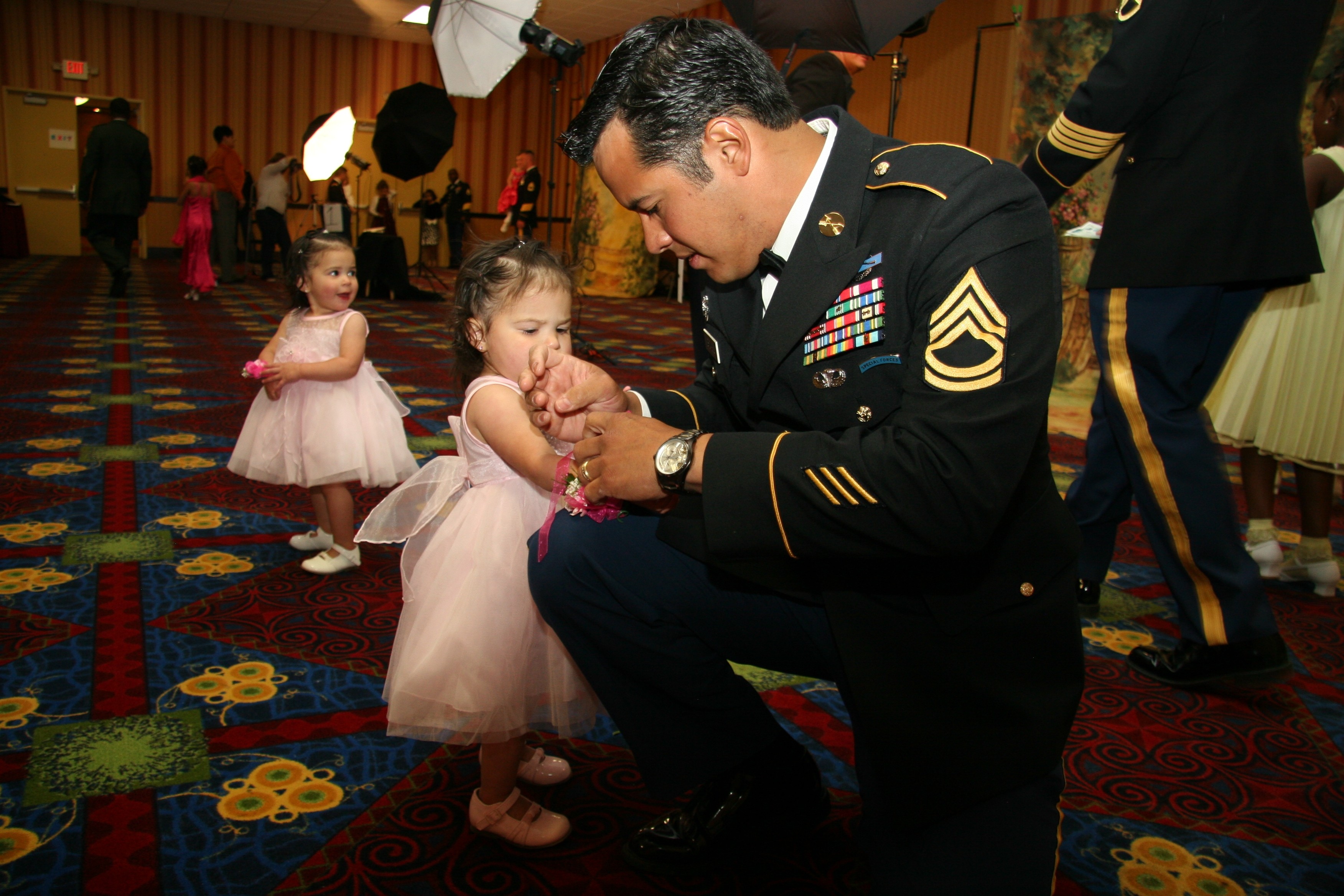 Daddy-daughter dance creates memories | Article | The United States Army