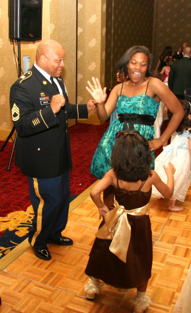 Daddy-daughter dance creates memories