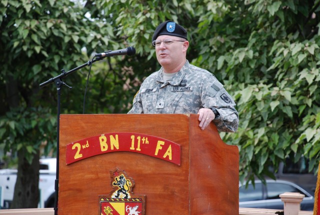 U.S. Army Field Artillery Commandant visits 2-11 FA