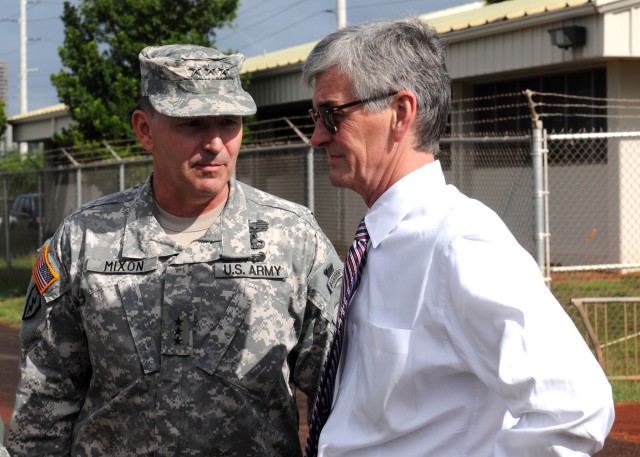 SECARMY McHugh visits USARPAC, 25th Infantry Division