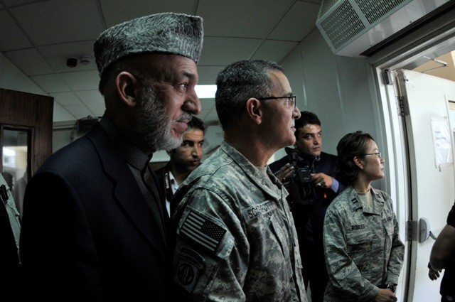 President of Afghanistan visits Afghan and Coalition Forces on BAF