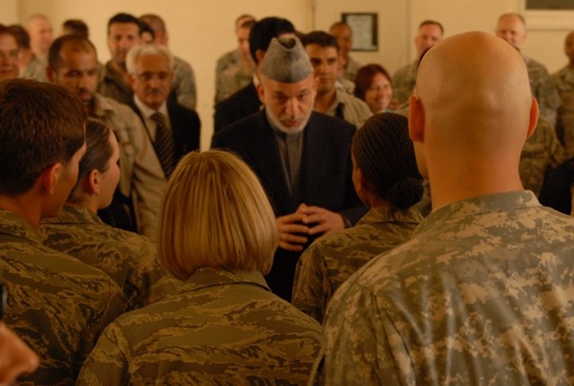 President of Afghanistan visits Afghan and Coalition Forces on BAF