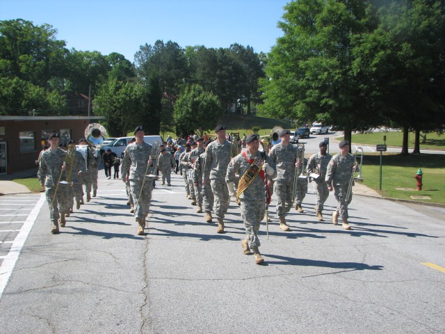 Children&#039;s parade closes out Month of Military Child