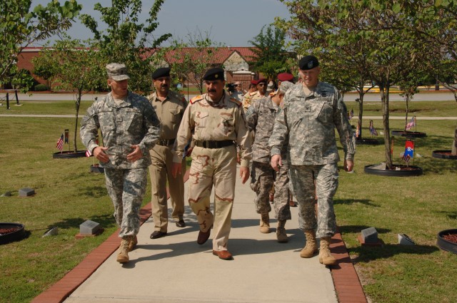 Iraqi, Kurdish officers visit Fort Stewar