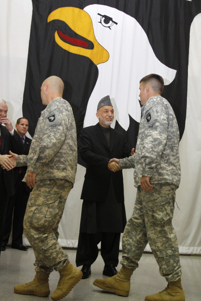 Karzai visits Fort Campbell 