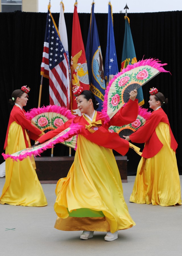 Language Day brings students, community to Presidio