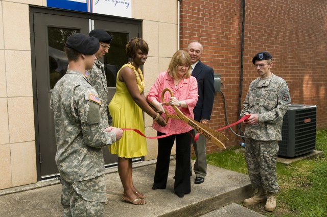 Army Reserve opens second Army Strong Community Center