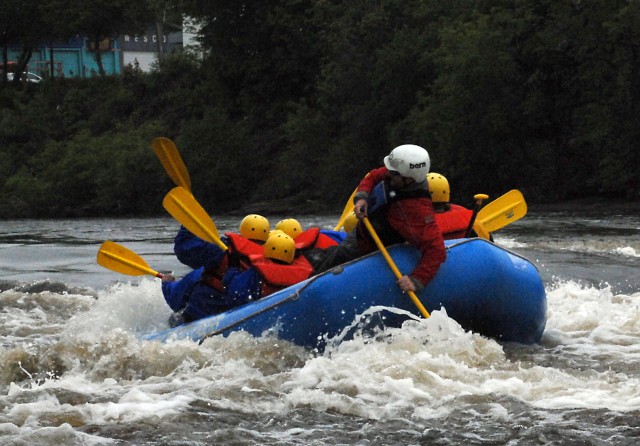 3rd BSTB Soldiers forge bond while whitewater rafting