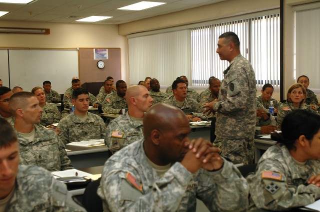 25th ID trains equal opportunity leaders