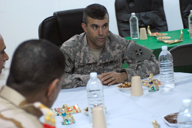 Dinner meeting connects US, Iraqi troops