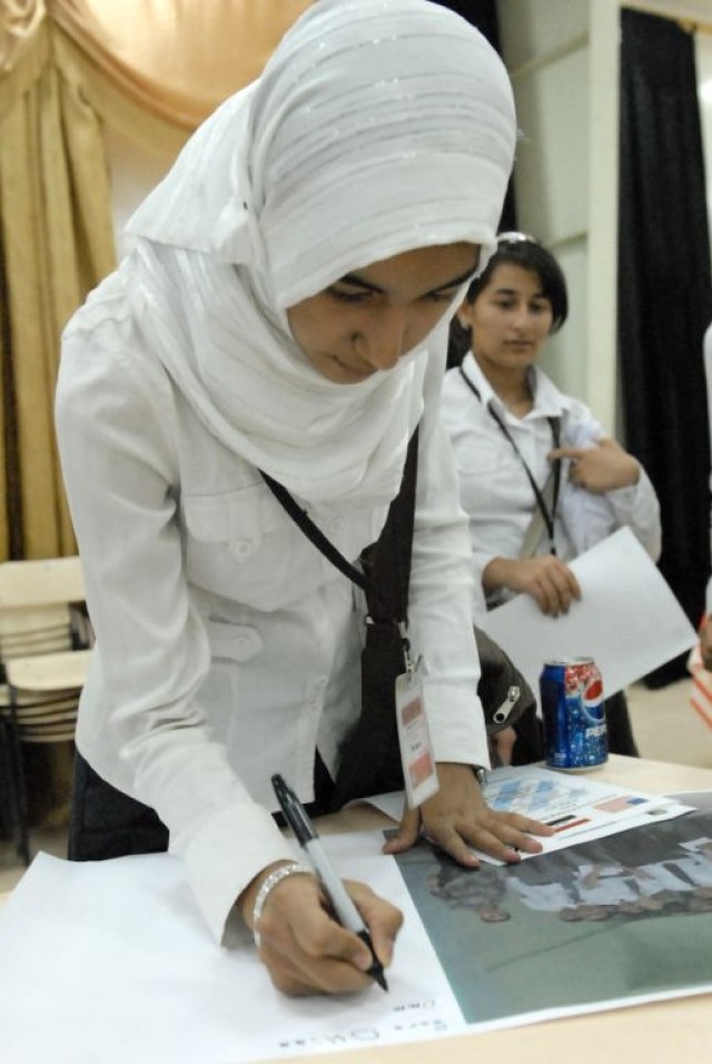 Iraqi, US students build on relationship