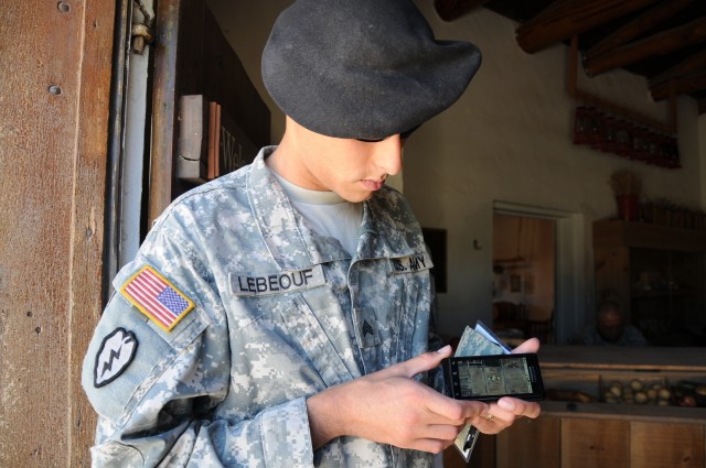 Army testing smartphones